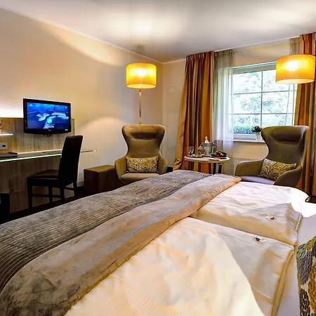 Nordwest-hotel Amsterdam Отель Бад-Цвишенан