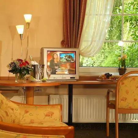 Nordwest-hotel Amsterdam Отель Бад-Цвишенан
