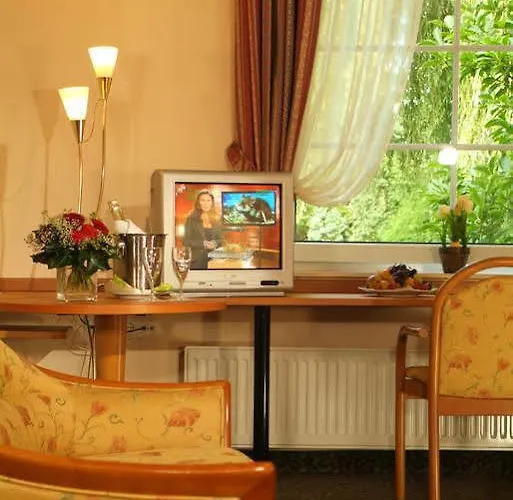 Nordwest-hotel Amsterdam Отель Бад-Цвишенан